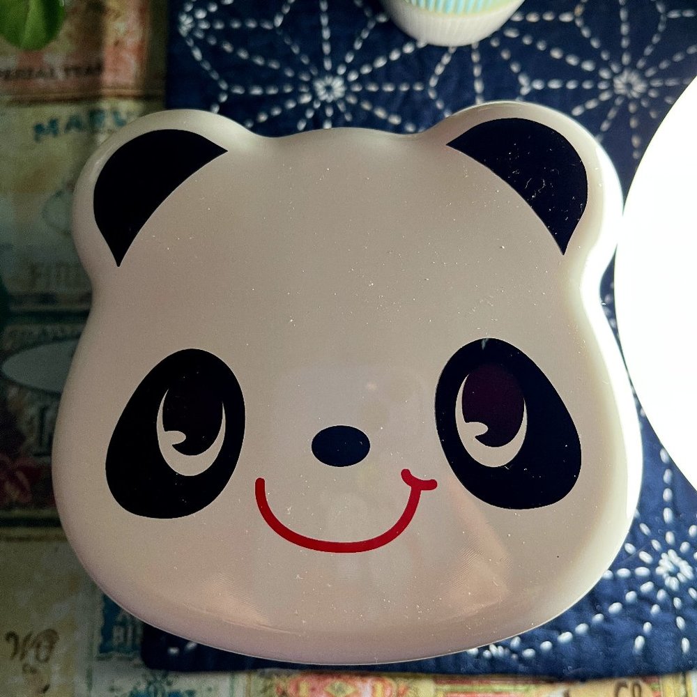 Panda shaped tiered bento box with elastic band
